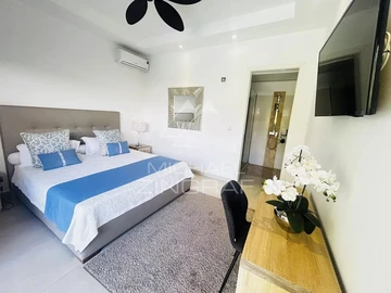 4 Bedroom Villa