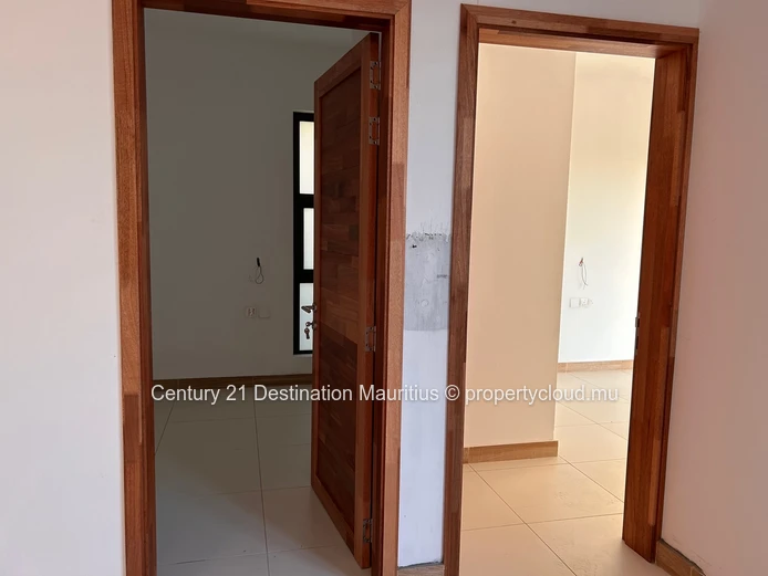 New Contemporary 4 bedroom-4 bathrooms Villa-Swimming pool-Trou aux biches , Morcellement Jhuboo