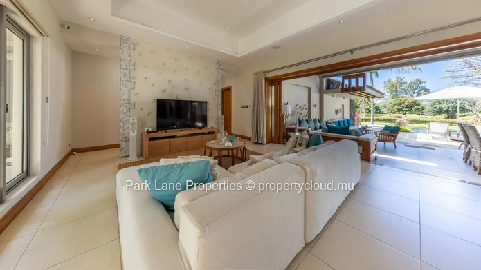 Villa de 4 Chambres à Vendre à Anahita Resort avec Piscine Privée et Jardin Paysager