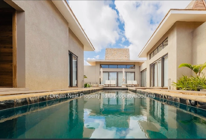 Tropical Elegance – 4-Bedroom Villa Steps from the Beach in North Mauritius