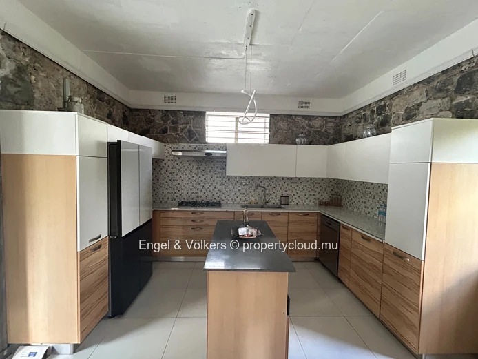 Charming Family Home for Sale in Curepipe – Reserved for Mauritian Citizens