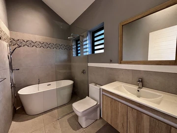 4 Bedroom Villa