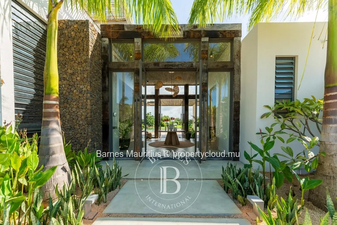 Anahita Resort - Exceptional Architect-Designed Villa Overlooking The Golf Course