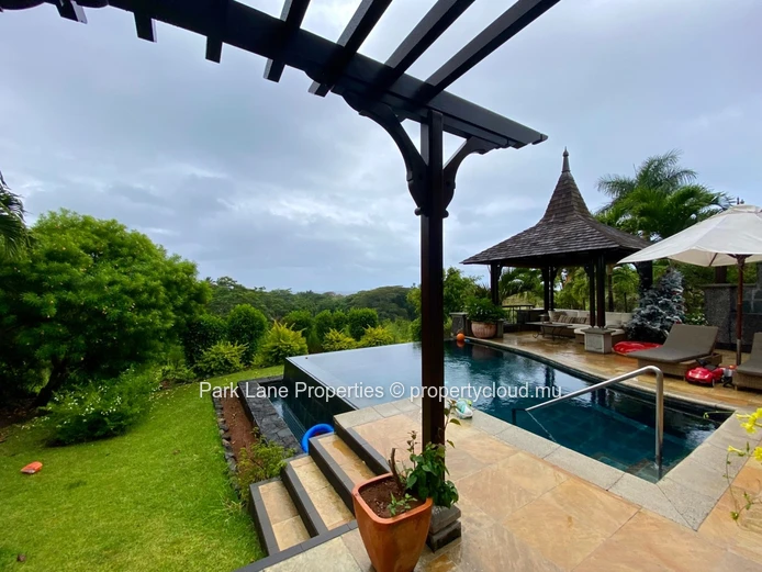 Prestigious and luxury  IRS villa