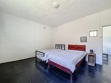 8 Bedroom House