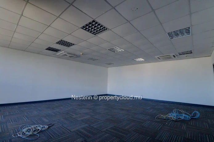 Modern Office Space for Rent – 302.20 m²