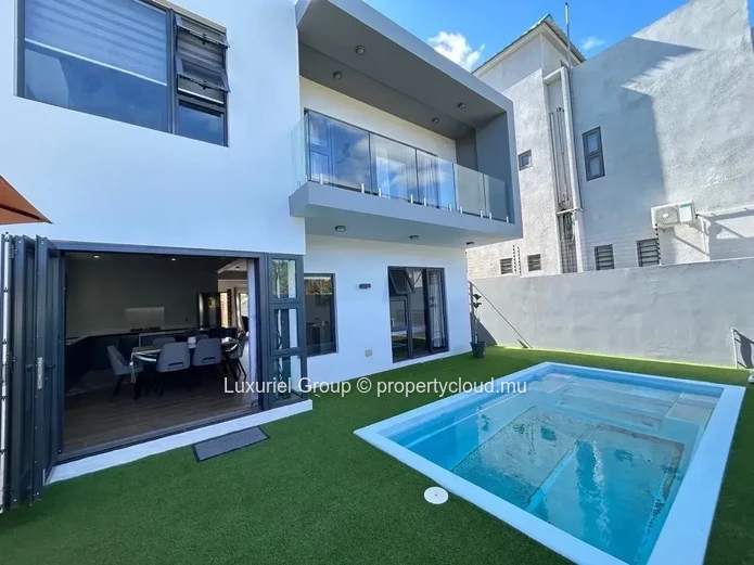Elegant Villa with Master Suite and Outdoor Living Areas