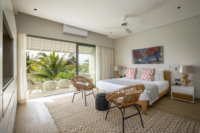 Superb 3 Br Semi-Detached Villa On The Golf In The Anahita Domain