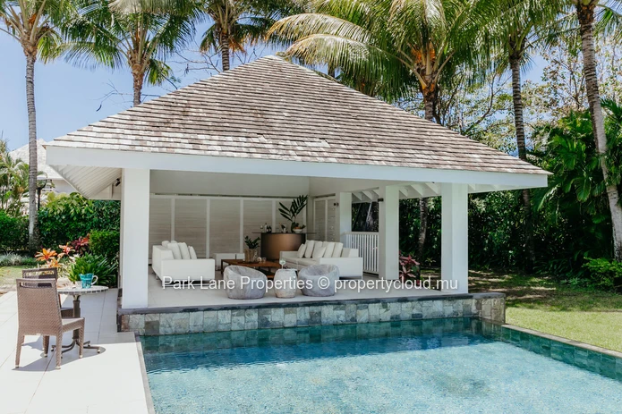 Villa de prestige avec pavillon et accès golf à Anahita – Quartier Lunea