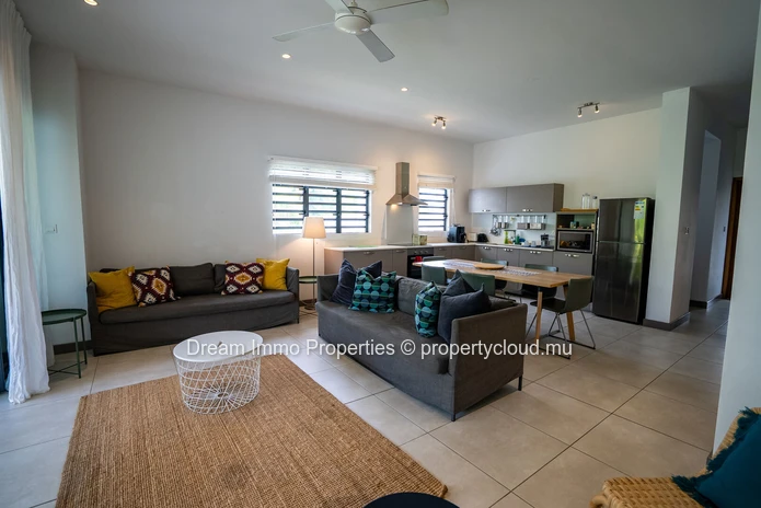 Spacious 3-bedroom duplex with private pool and riverfront garden in Black River – Mauritius