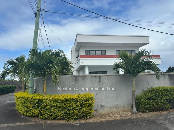 Beautiful 4-bedroom villa with private pool & rooftop 