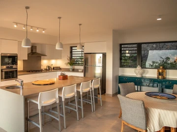 5 Bedroom Villa