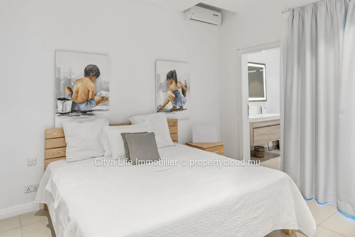 Furnished 3-Bedroom Penthouse with Pool in Pointe aux Biches