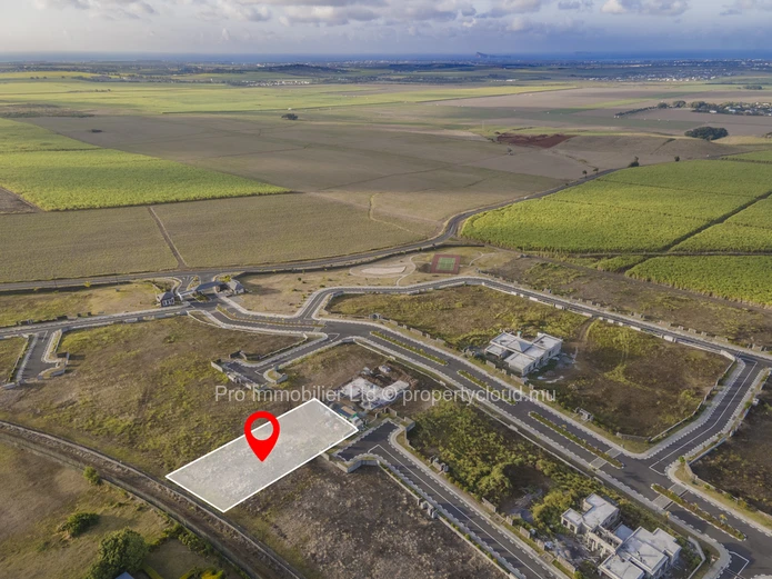 For sale: Prime land of 1451m2 in the prestigious and secure Mont Piton II Residential Estate.