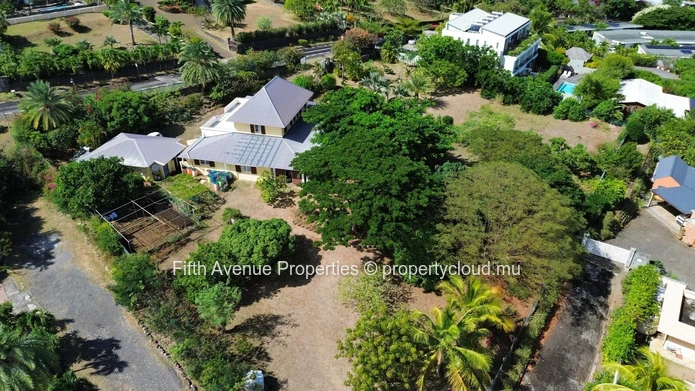 BLACK RIVER - 3 Bedrooms villa with seaview