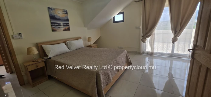 Penthouse de luxe 4 chambres avec vue sur l'océan et grande terrasse – Flic en Flac | Rs 80,000