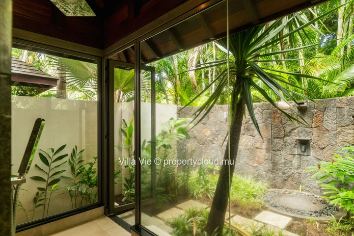 Beau Champ - Magnificent 5-bedroom villa with private pool