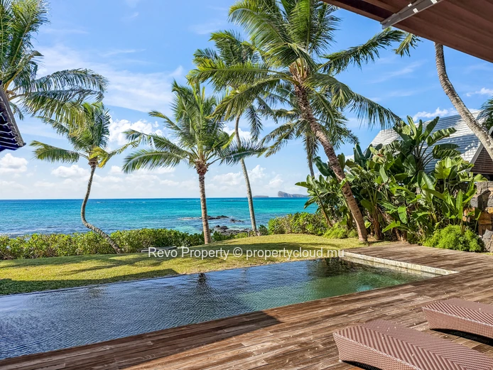 The Ultimate Beachfront Living in Pointe aux Cannoniers