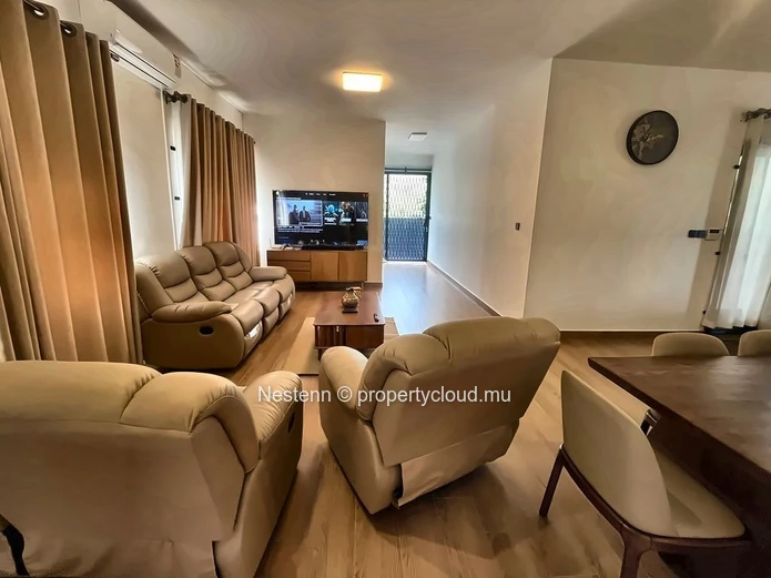 Appartement confortable de 3 chambres avec jacuzzi, piscine et garage – Flic en Flac