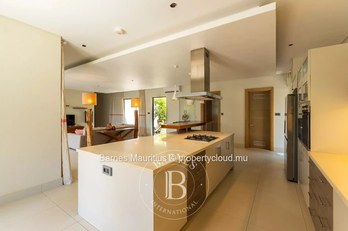 ANAHITA GOLF RESORT – Villa d’exception de 4 chambres avec piscine et vue sur le parc