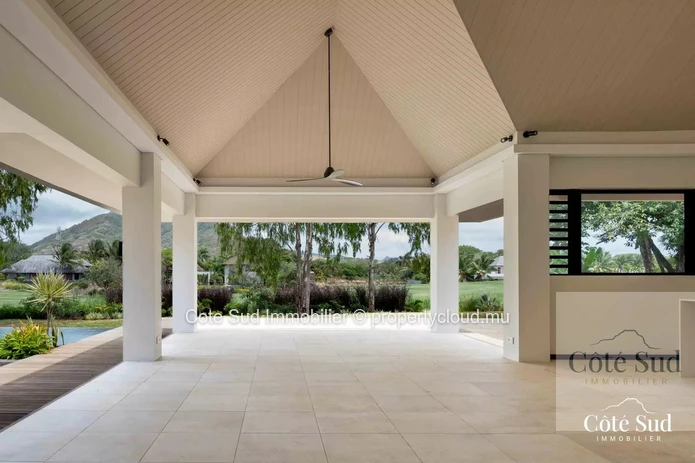 Sumptuous Luxury Villa in Anahita - Beau Champ