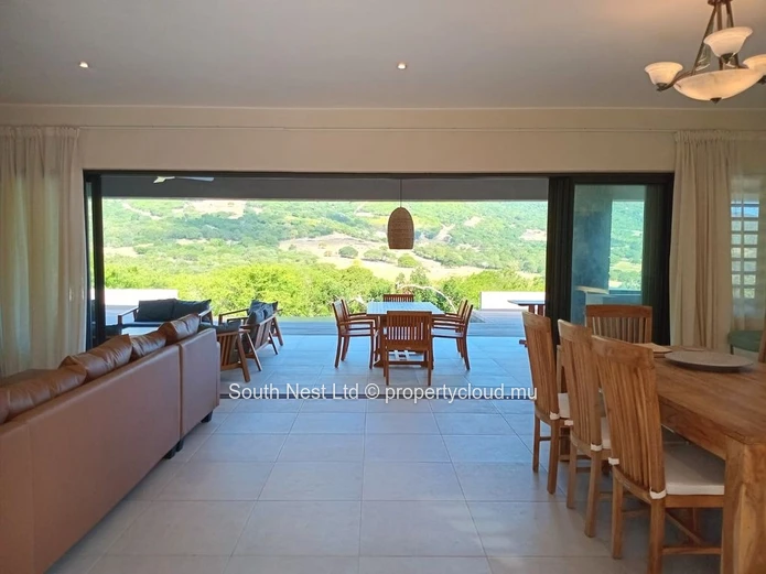 Villa contemporaine de luxe avec vue panoramique sur Le Morne – Rivière Noire