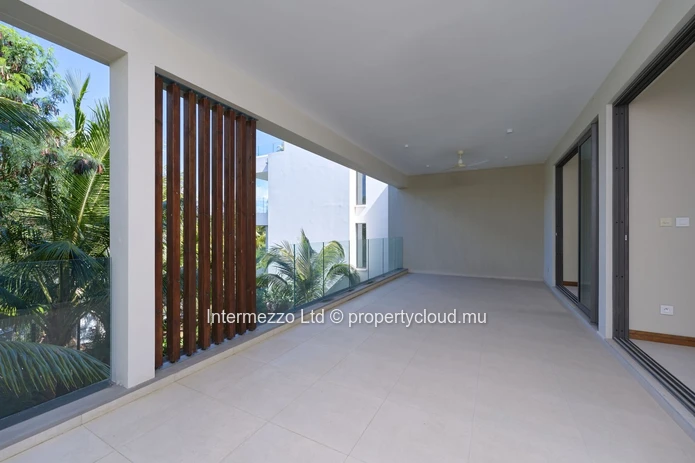 Appartement à Vendre Pointe aux Canonniers – Rooftop Privatif avec Piscine, Vue Mer, Résidence Premium | Accessible É...