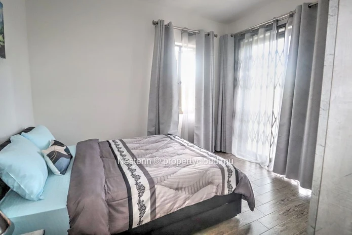 3 bedrooms contemporary in a quiet area 