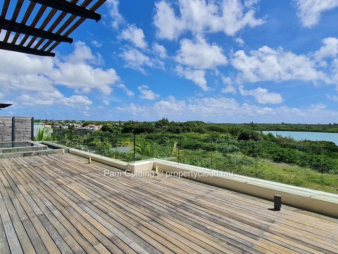 Penthouse spacieux de 3 chambres avec vue sur le lagon à vendre à St. Antoine Residences – Côte Nord de l’île Maurice