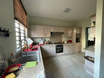5 Bedroom Villa