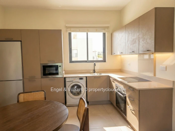 Modern 2-Bedroom Apartment in Beachfront Complex