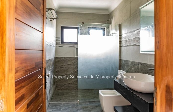 À vendre -Appartement de 3 Chambres Entièrement Meublé – Avenue Duperré, Beau Bassin | Rs 6,4M