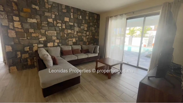 FOR RENT – Spacious 3-Bedroom En-Suite Apartment in Mont Choisy