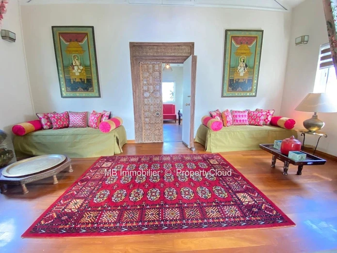 Villa for sale.