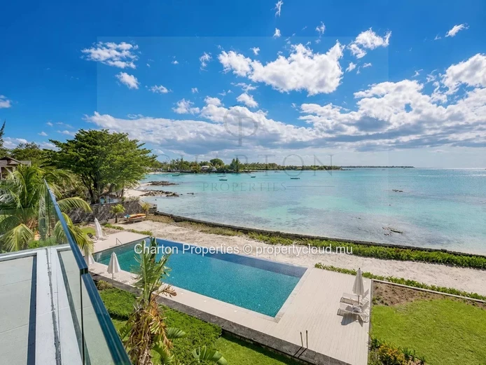 Penthouse d’exception pieds dans l’eau à Péreybère
