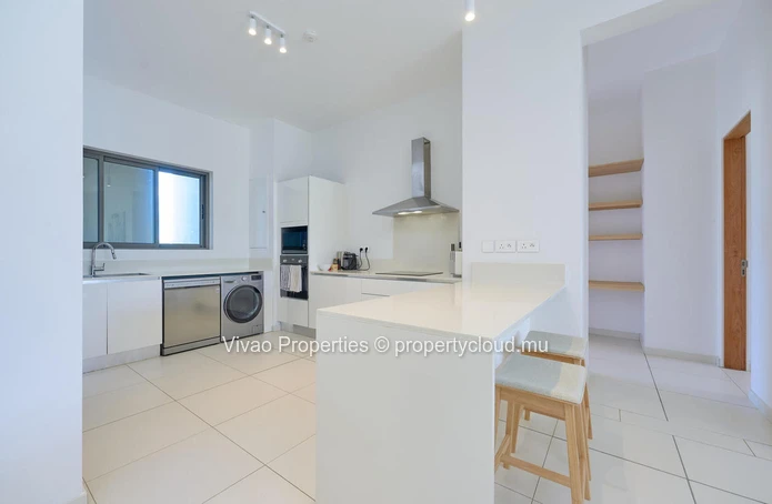 Luxurious furnished apartment in Péreybère with rooftop pool and sea view - Ideal investment for foreigners - €715,000