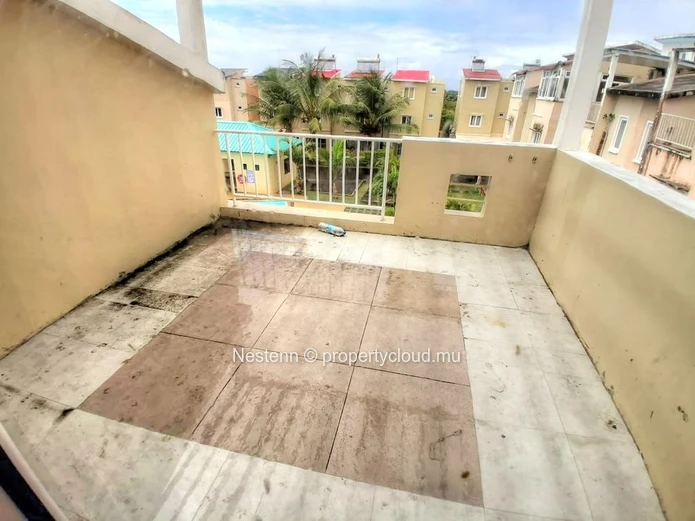 Triplex 3 chambres avec piscine commune – Grand Gaube