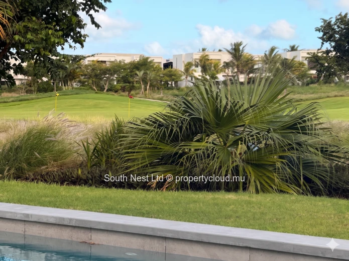 Élégante résidence de 4 chambres en bord de golf à Azuri