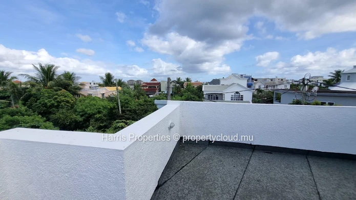 Grande maison à louer à Mon Choisy
