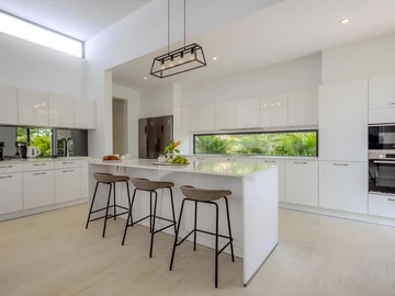 4 Bedroom Villa