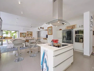 5 Bedroom Villa