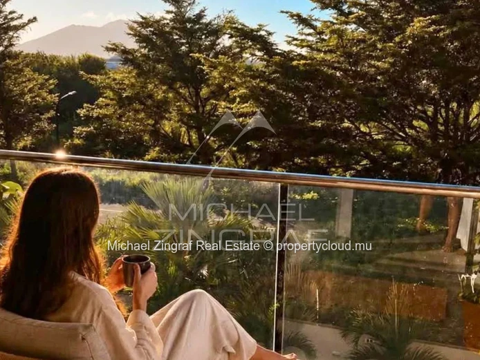 3-Bedroom Apartment with Stunning Rooftop Terrace - Flic en Flac