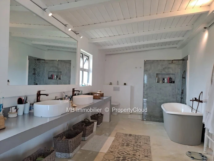 Villa for sale.