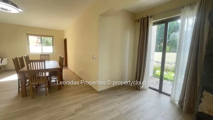 FOR RENT – Spacious 3-Bedroom En-Suite Apartment in Mont Choisy