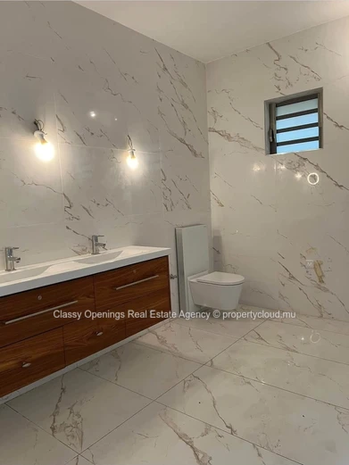 Villa 4 ch à Moka — vaste jardin, intérieur moderne