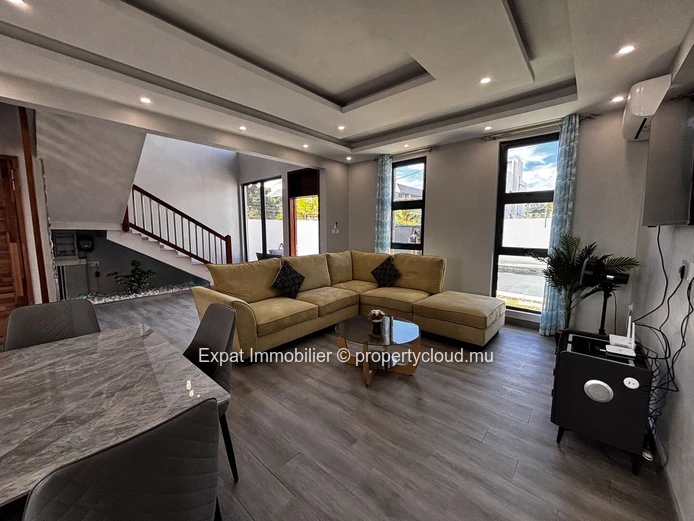 Contemporary New Villa with Swimming Pool and Large Glass Openings – Grand Baie