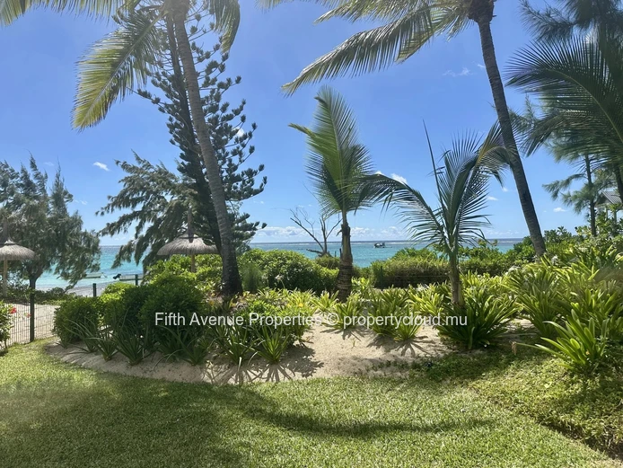 Belle Mare – Magnifique appartement pieds dans l’eau