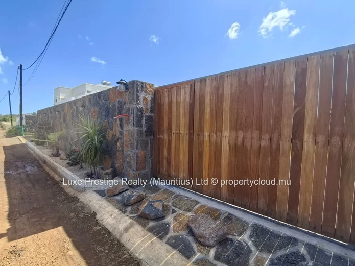 Brand-New Luxury 4-Bedroom Ensuite Villa for Rent in Mont Pascal | 15 Perches | Near Grand Baie & Northfields Interna...