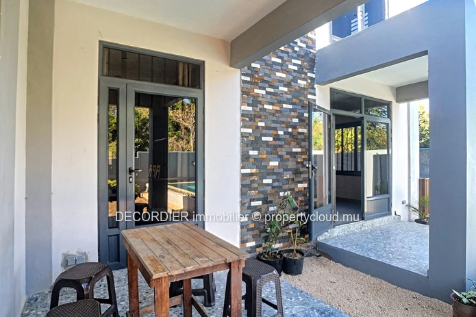 Modern house located 5 minutes from the beach