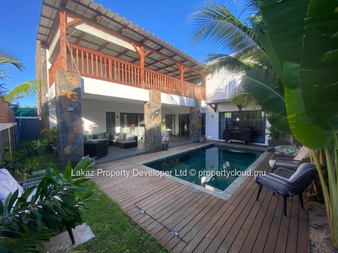 Furnished 4-Bedroom House with Swimming Pool in Pointe aux Canonniers